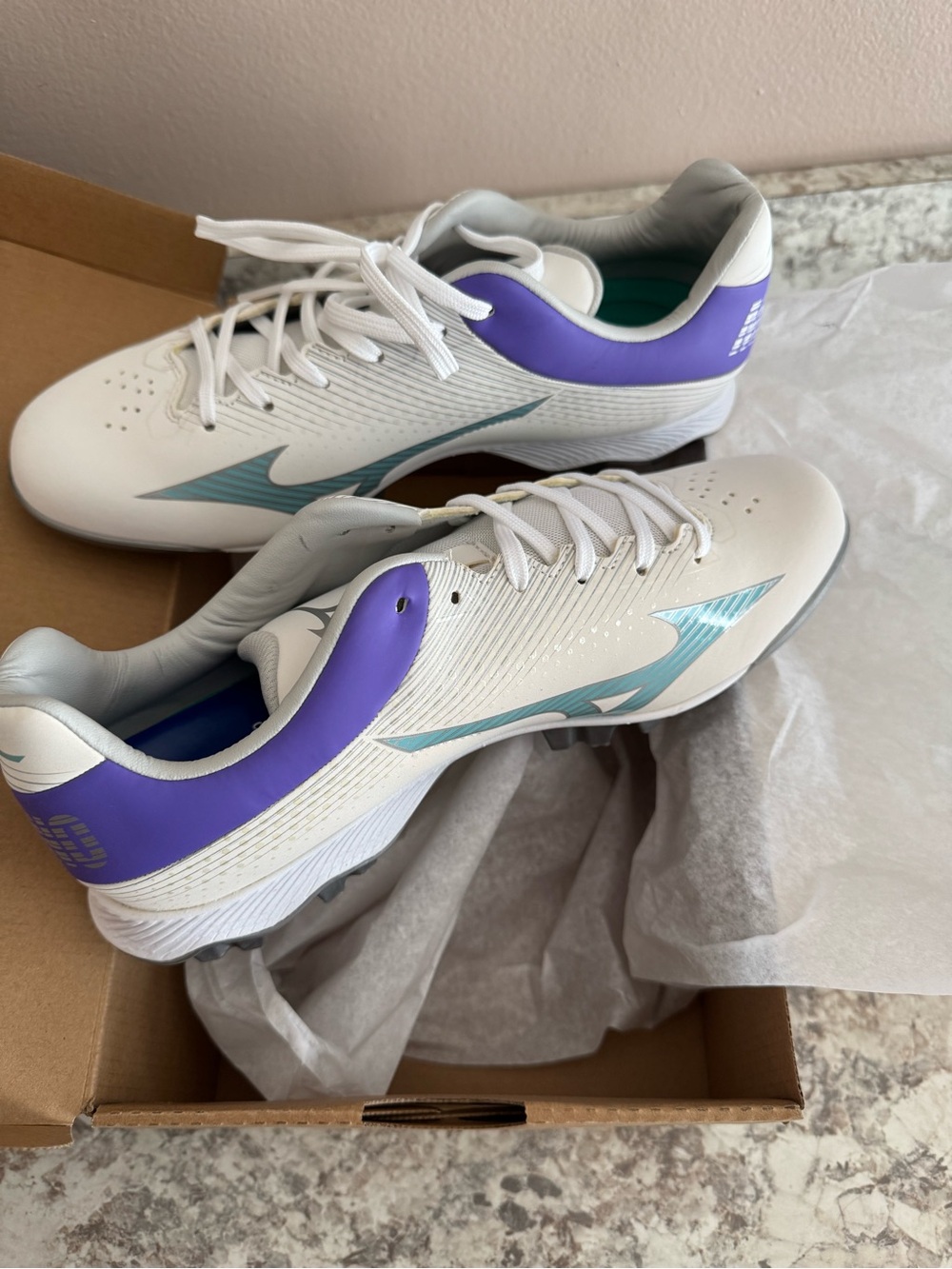 Mizuno White Softball Cleats with Teal and Purple Accents